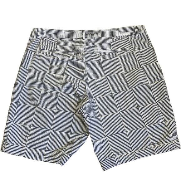 L.L. Bean Sz 16 Favorite Fit Patchwork Seersucker Bermuda Shorts 9” White Blue - Picture 6 of 16